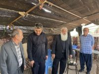 اینجا موکب اهل حق کرمانشاه در شهرستان دالاهو می باشد و کسانیکه عاشقانه برای خدمت به زوار امام حسین (ع) شب و روز در حال تلاش و فعالیت هستند. اینجا موکب اهل حق کرمانشاه در شهرستان دالاهو می باشد و کسانیکه عاشقانه برای خدمت به زوار امام حسین (ع) شب و روز در حال تلاش و فعالیت هستند.
